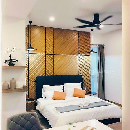 Luxury Seaview Family Suite By Little Cabin George Town Buitenkant foto