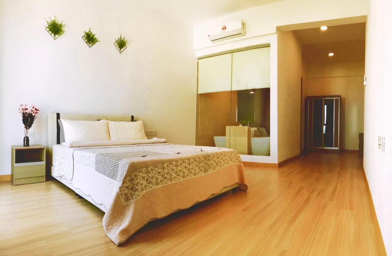 Luxury Seaview Family Suite By Little Cabin George Town Buitenkant foto